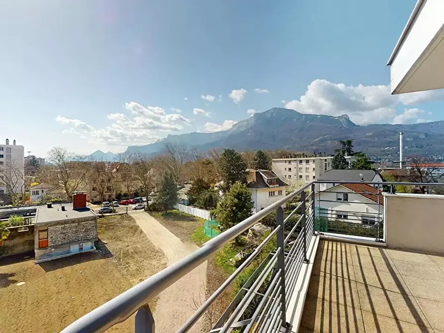 Immagine 10 di Appartamento in affitto  in Rue Louise Michel a Grenoble