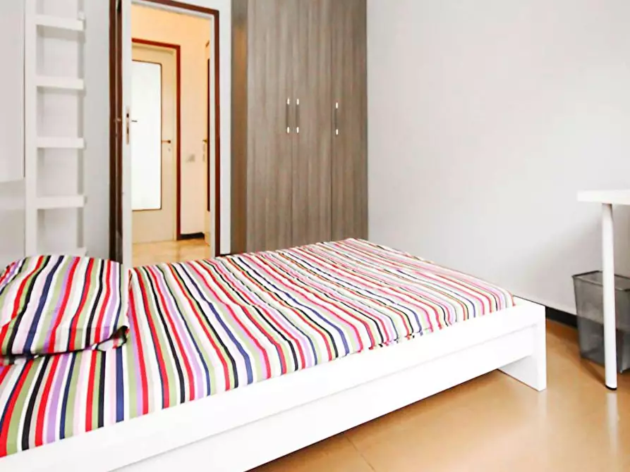 Immagine 4 di Camera in affitto  in Via Raffaello Bertieri a Milano