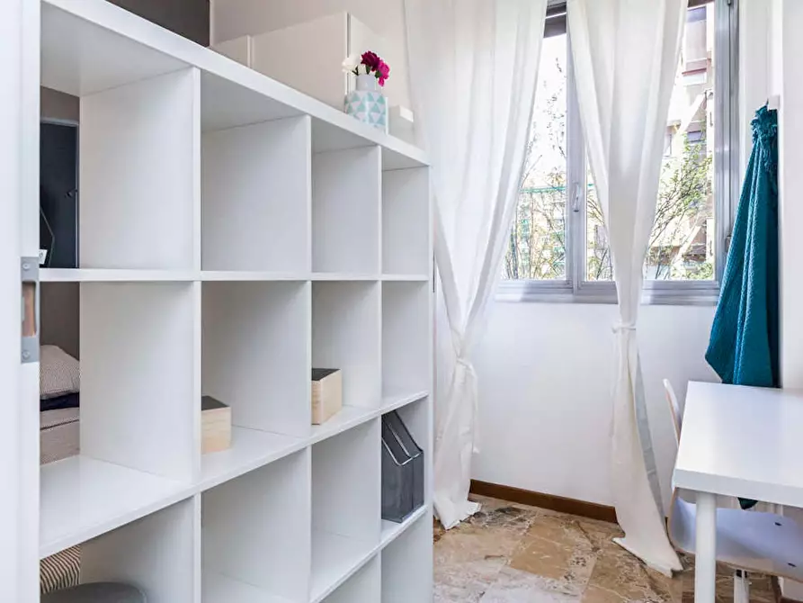 Immagine 6 di Camera in affitto  in Via Giuseppe Frua a Milano