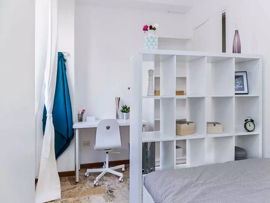 Immagine 2 di Camera in affitto  in Via Giuseppe Frua a Milano