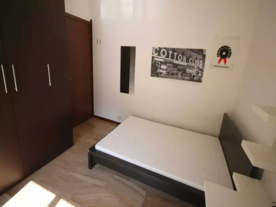 Immagine 2 di Camera in affitto  in Via Emilio de Marchi a Milano