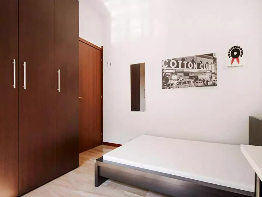 Immagine 3 di Camera in affitto  in Via Emilio de Marchi a Milano