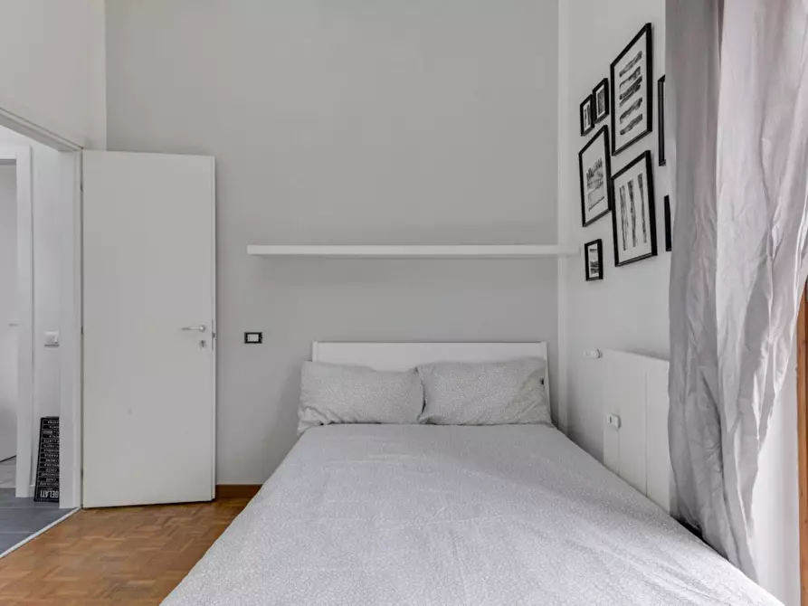 Immagine 4 di Camera in affitto  in Via Curtatone a Milano