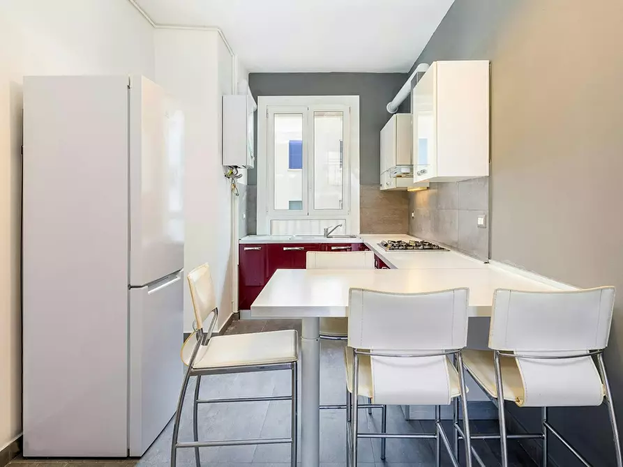 Immagine 8 di Camera in affitto  in Via Democrito a Milano