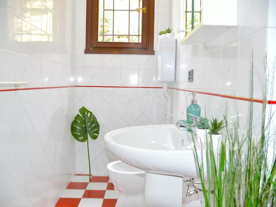 Immagine 9 di Camera in affitto  in Via Filippo Turati a Modena