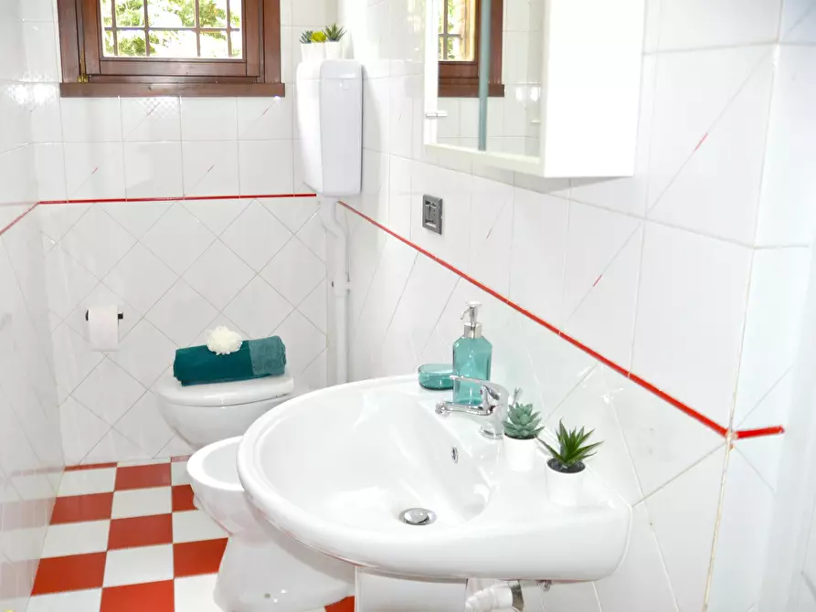 Immagine 10 di Camera in affitto  in Via Filippo Turati a Modena