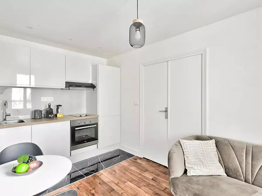 Immagine 8 di Appartamento in affitto  in Rue Ramey a Paris 18