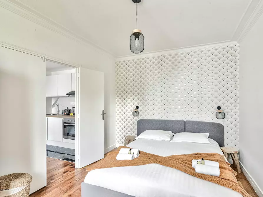 Immagine 4 di Appartamento in affitto  in Rue Ramey a Paris 18