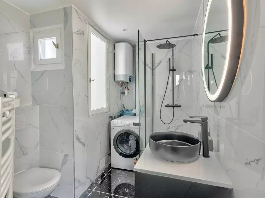 Immagine 10 di Appartamento in affitto  in Rue Ramey a Paris 18