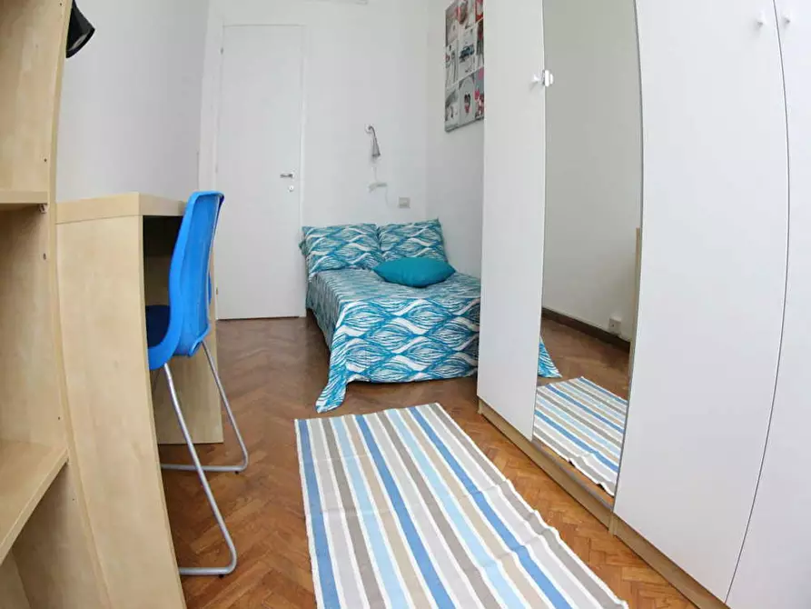 Immagine 1 di Camera in affitto  in Via Felice Casati a Milano