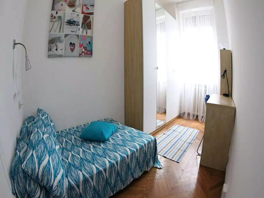 Immagine 1 di Camera in affitto  in Via Felice Casati a Milano