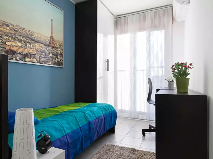 Immagine 4 di Camera in affitto  in Largo Cavalieri di Malta a Milano