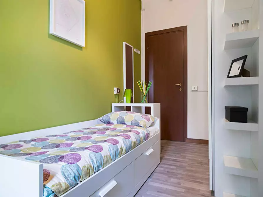 Immagine 1 di Camera in affitto  in Via Francesco Arese a Milano