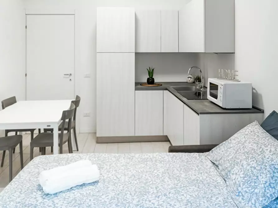 Immagine 5 di Appartamento in affitto  in Via Pietro da Cemmo a Milano