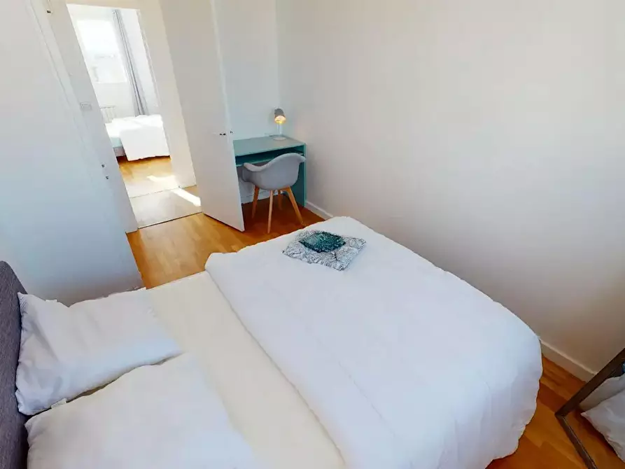 Immagine 2 di Camera in affitto  in Cours Édouard Vaillant a Bordeaux