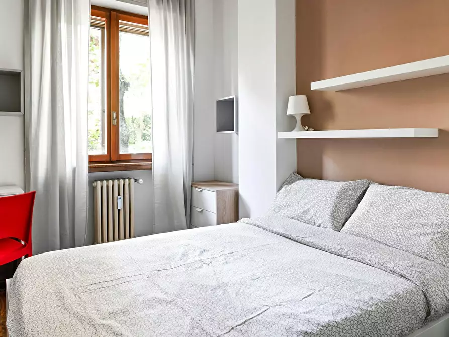 Immagine 2 di Camera in affitto  in Via Federico Tesio a Milano