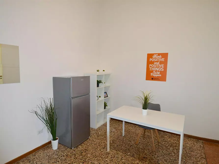 Immagine 6 di Camera in affitto  in Corso Canalgrande a Modena