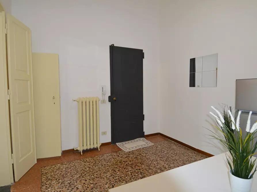 Immagine 8 di Camera in affitto  in Corso Canalgrande a Modena