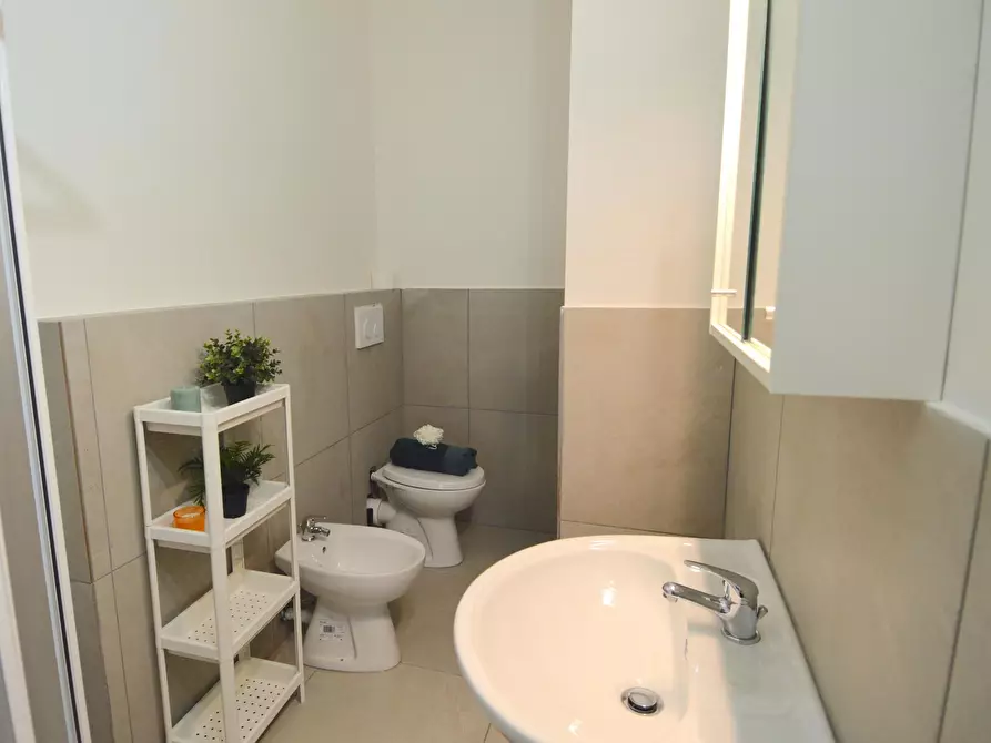 Immagine 10 di Camera in affitto  in Via Emilia Est a Modena