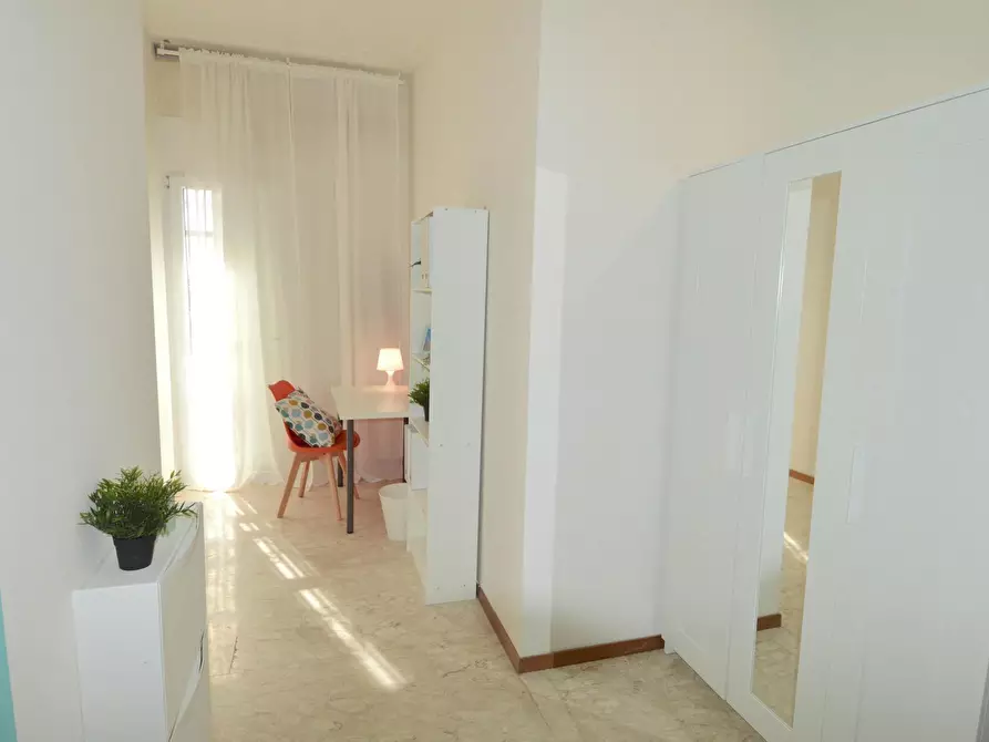 Immagine 5 di Camera in affitto  in Via Pastrengo a Modena