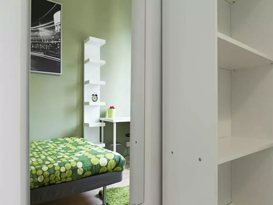 Immagine 4 di Camera in affitto  in Via Salvatore Barzilai a Milano