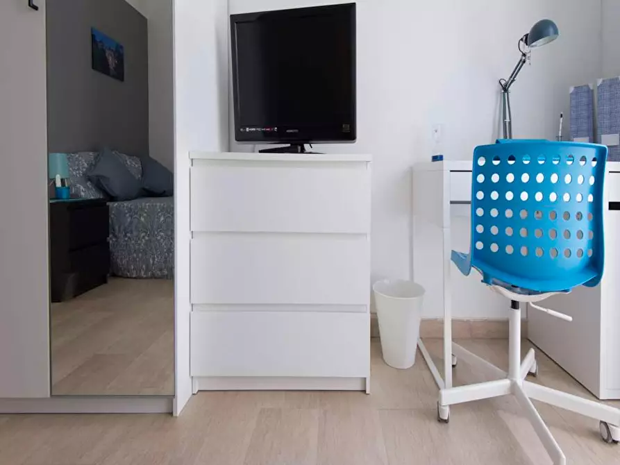 Immagine 3 di Camera in affitto  in Via Pordenone a Milano