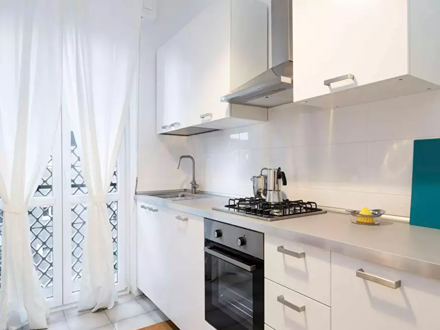 Immagine 10 di Camera in affitto  in Via dei Mandorli a Buccinasco