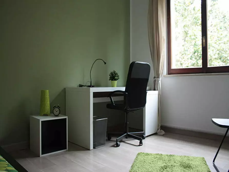 Immagine 10 di Camera in affitto  in Viale Lunigiana a Milano