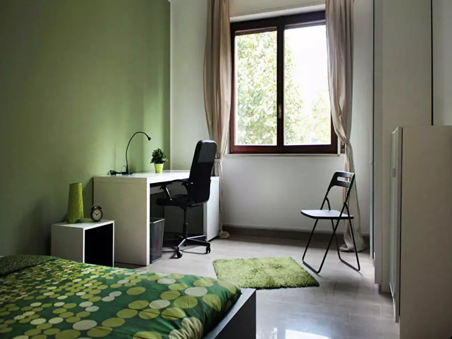 Immagine 1 di Camera in affitto  in Viale Lunigiana a Milano