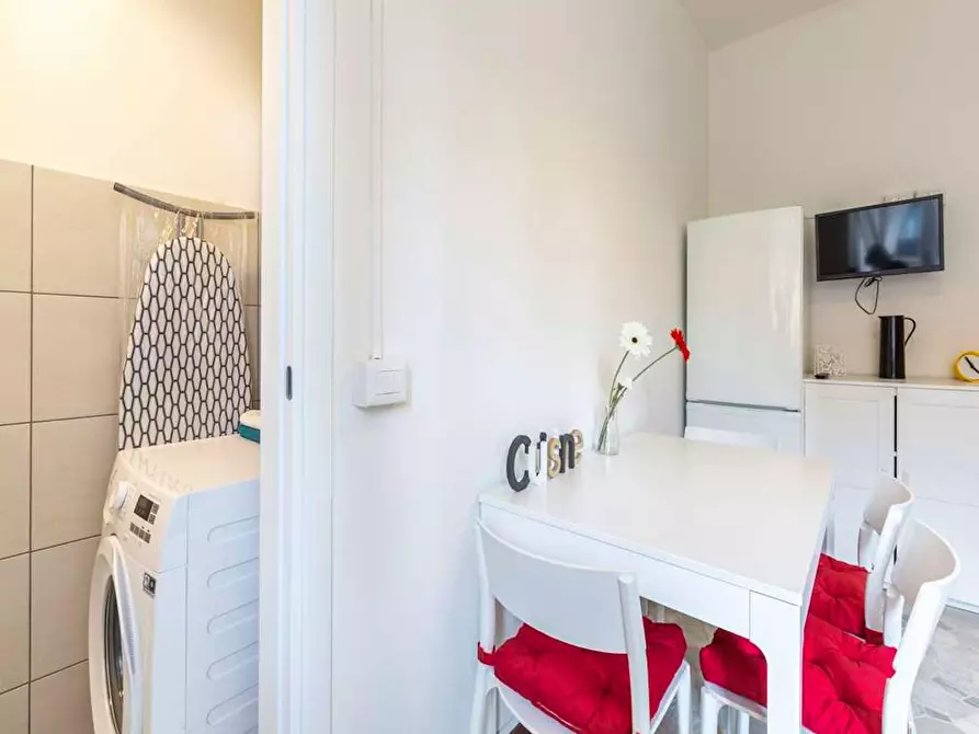 Immagine 10 di Camera in affitto  in Via Lorenteggio a Milano