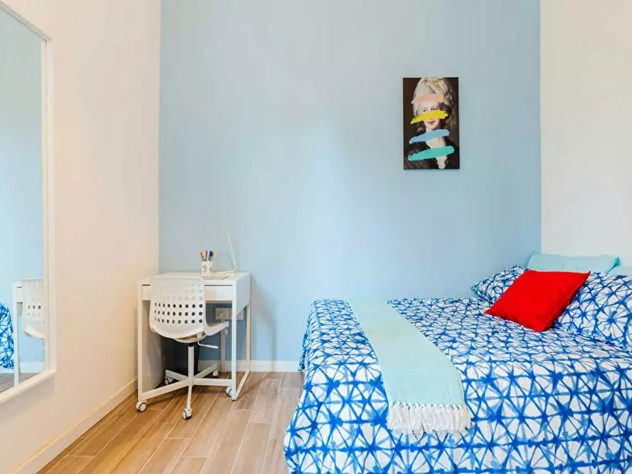 Immagine 1 di Camera in affitto  in Viale Alfredo Oriani a Bologna