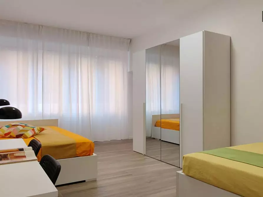 Immagine 4 di Camera condivisa in affitto  in Viale Monza a Milano