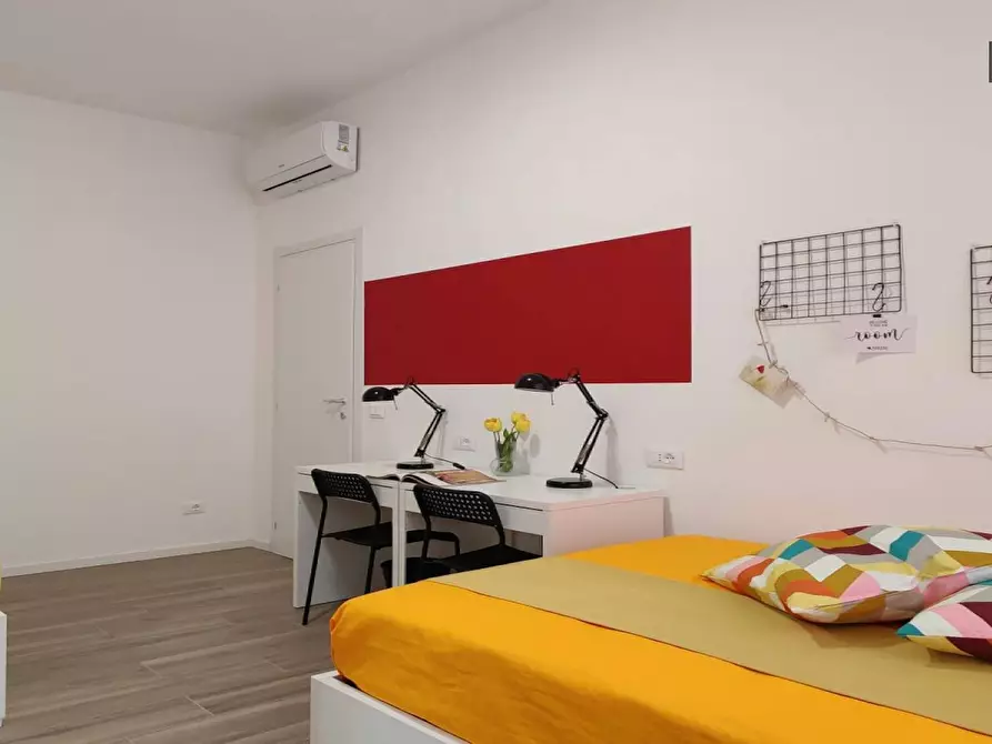 Immagine 3 di Camera condivisa in affitto  in Viale Monza a Milano