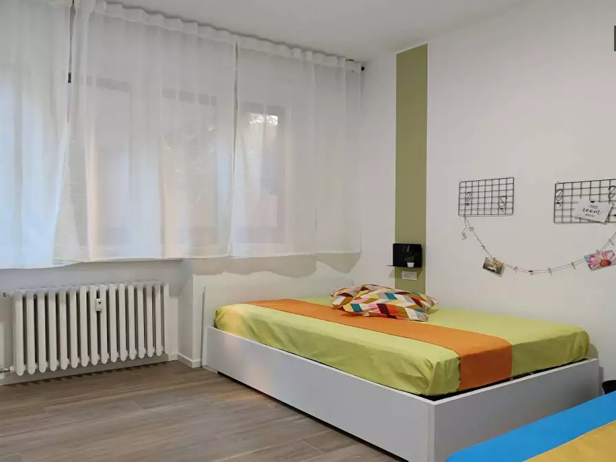 Immagine 3 di Camera condivisa in affitto  in Viale Monza a Milano