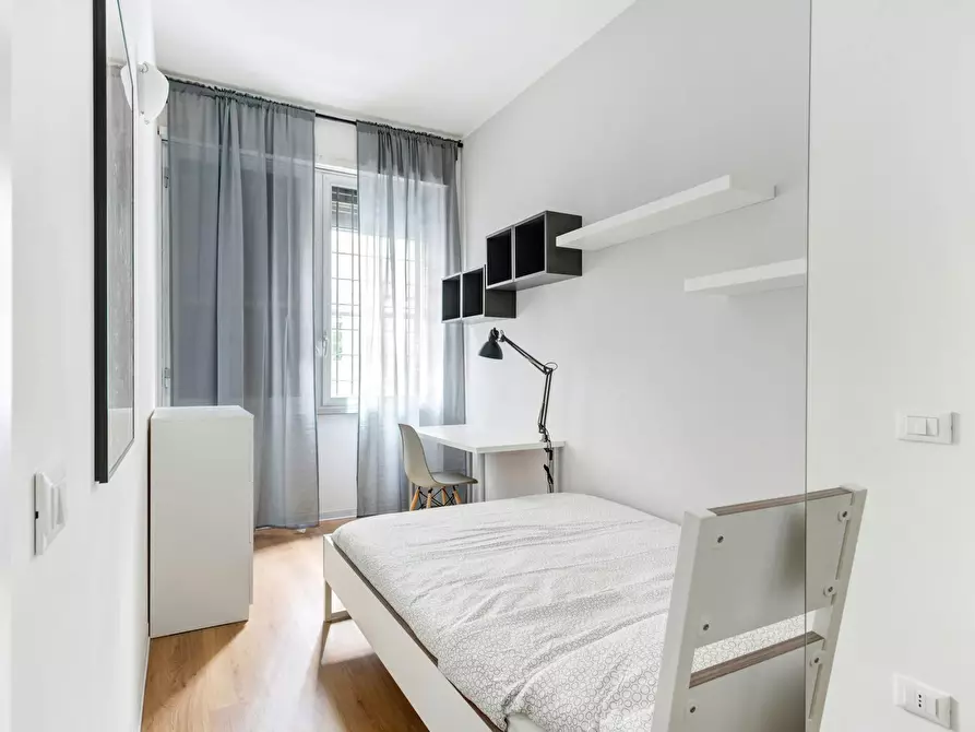 Immagine 2 di Camera in affitto  in Via Stromboli a Milano