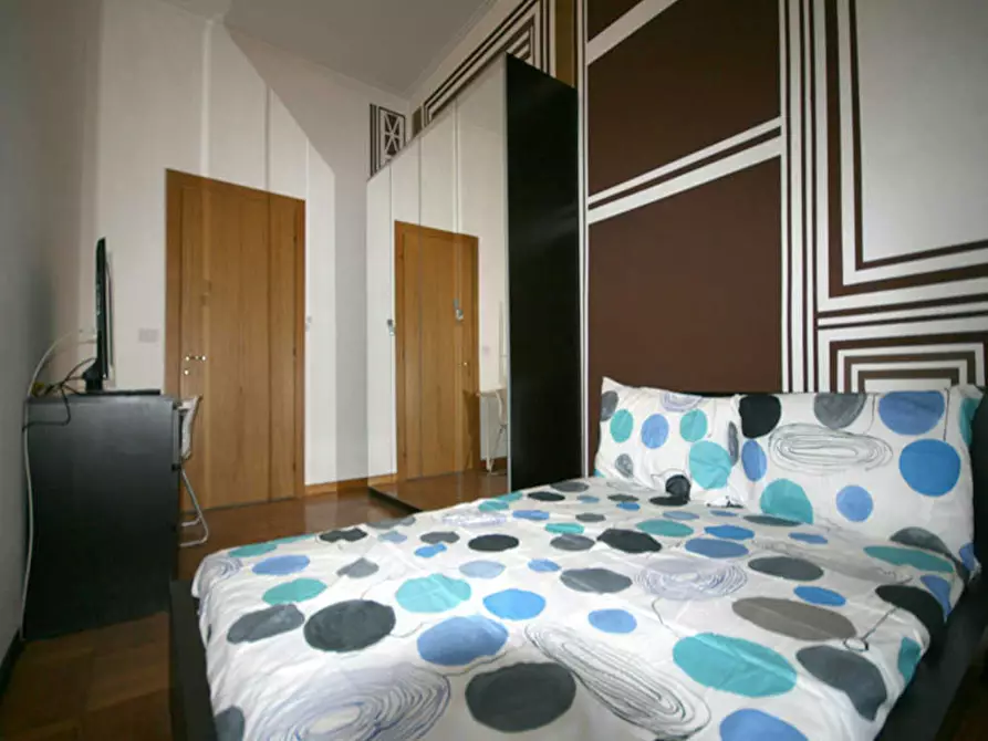 Immagine 1 di Camera in affitto  in Via Giulio e Corrado Venini a Milano