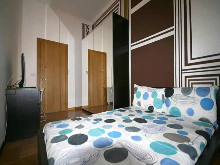 Immagine 1 di Camera in affitto  in Via Giulio e Corrado Venini a Milano