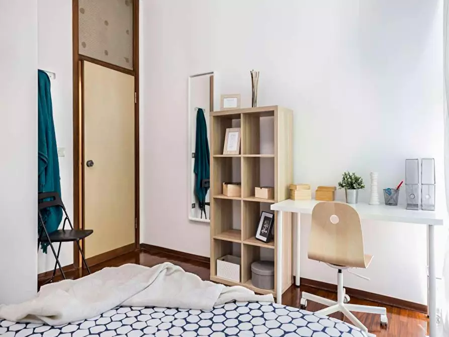 Immagine 5 di Camera in affitto  in Via Giuseppe Frua a Milano