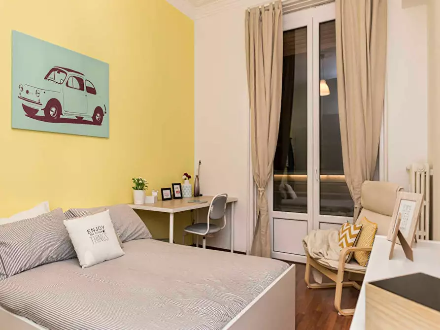 Immagine 5 di Camera in affitto  in Via Giulio Tarra a Milano