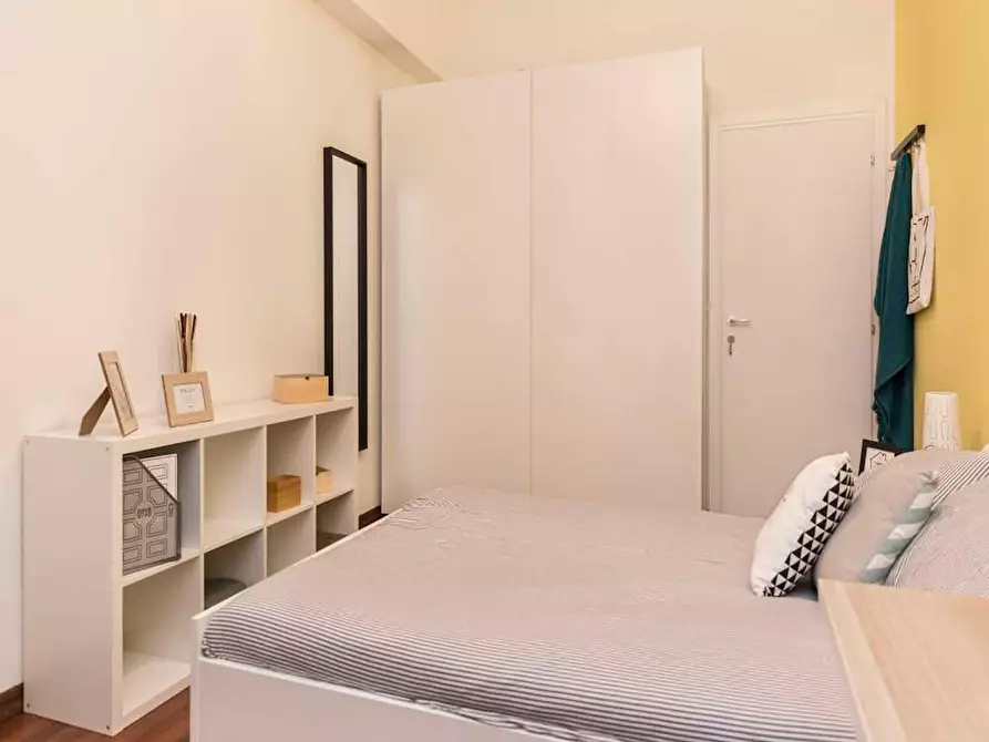 Immagine 5 di Camera in affitto  in Via Giulio Tarra a Milano