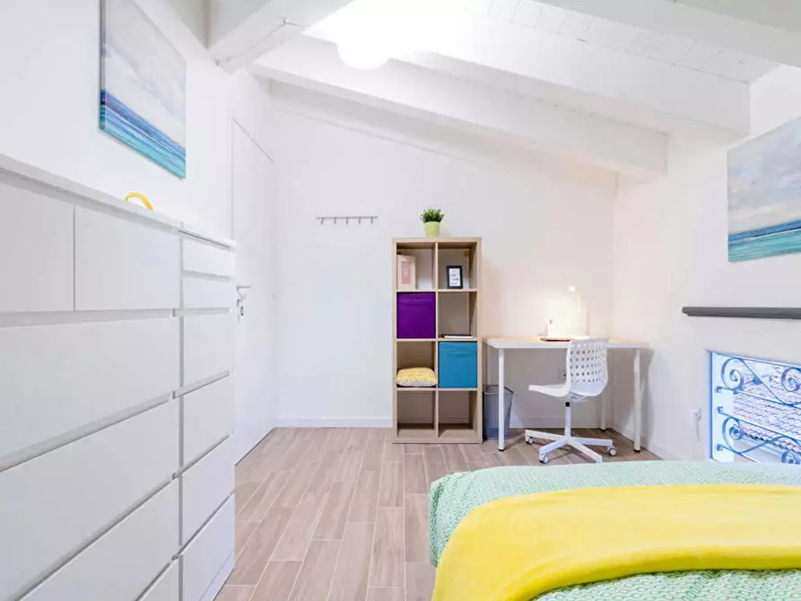 Immagine 5 di Camera in affitto  in Viale Alfredo Oriani a Bologna