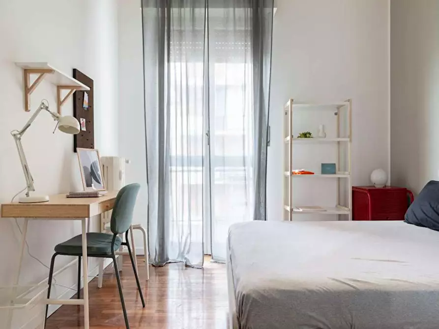 Immagine 3 di Camera in affitto  in Via Arcivescovo Romilli a Milano