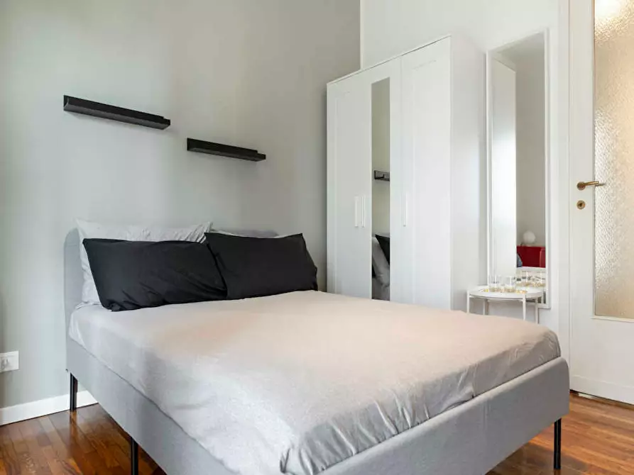 Immagine 1 di Camera in affitto  in Via Arcivescovo Romilli a Milano