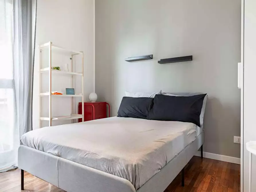 Immagine 1 di Camera in affitto  in Via Arcivescovo Romilli a Milano