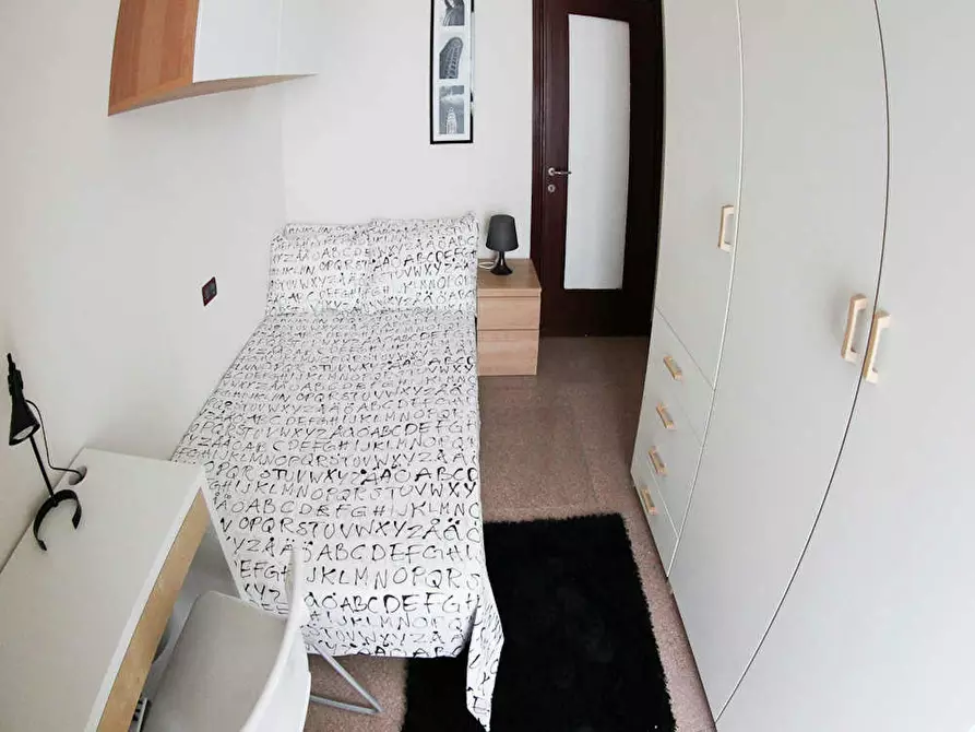 Immagine 1 di Camera in affitto  in Via Angelo de Vincenti a Milano