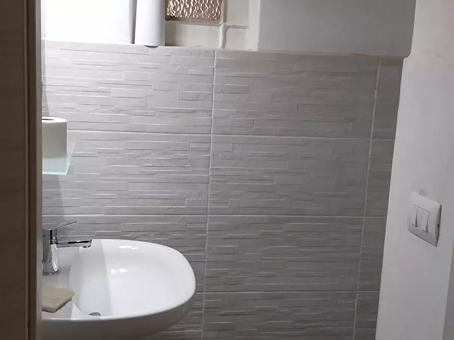 Immagine 6 di Camera in affitto  in Via Urbino a Torino