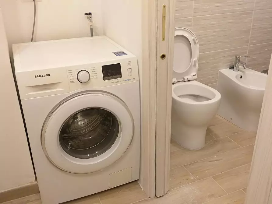 Immagine 4 di Camera in affitto  in Via Urbino a Torino