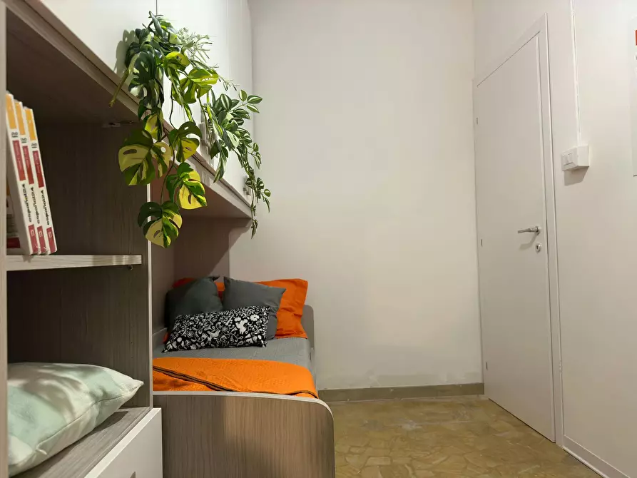 Immagine 3 di Camera in affitto  in Viale Alfredo Oriani a Bologna