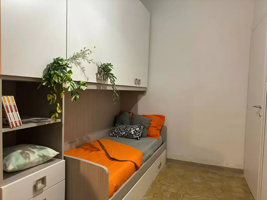 Immagine 2 di Camera in affitto  in Viale Alfredo Oriani a Bologna