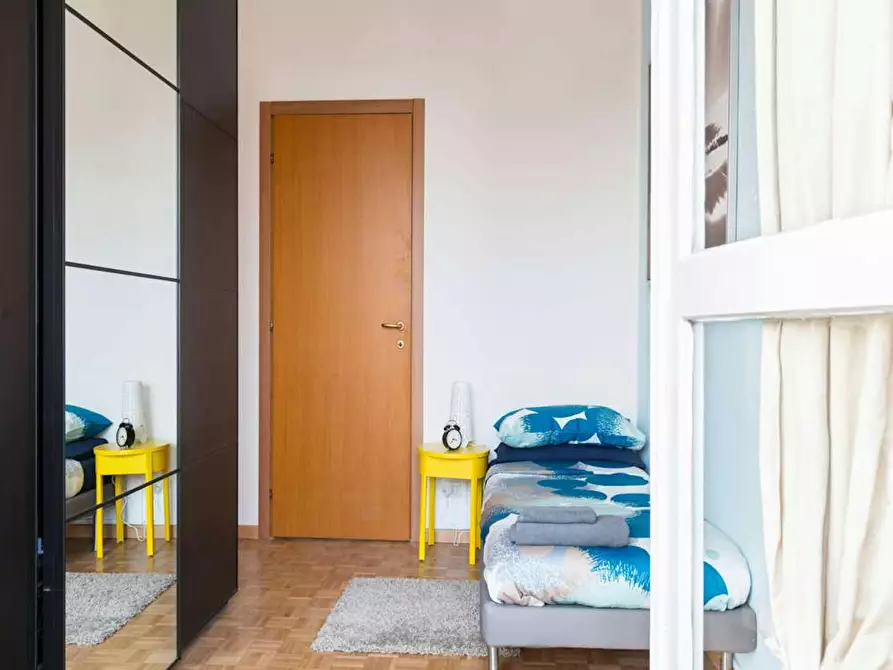 Immagine 2 di Camera in affitto  in Via delle Acacie a Buccinasco